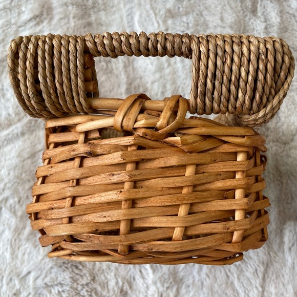 Wicker basket - Picture 5 of 8